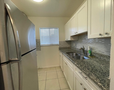 306 E Ocean Avenue - Photo Thumbnail 7