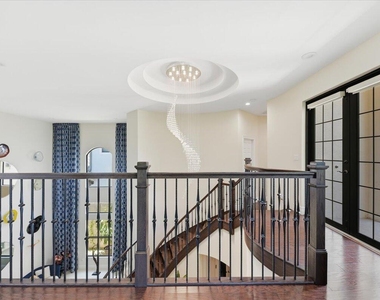 9769 Bozzano Drive - Photo Thumbnail 21