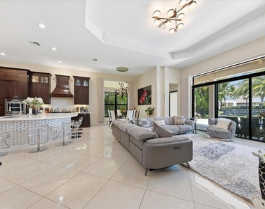 9769 Bozzano Drive - Photo Thumbnail 6