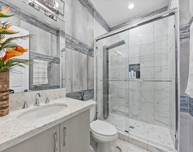 9769 Bozzano Drive - Photo Thumbnail 31