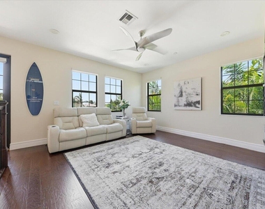 9769 Bozzano Drive - Photo Thumbnail 23
