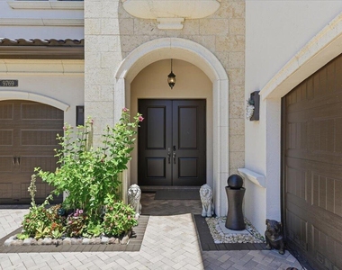 9769 Bozzano Drive - Photo Thumbnail 2