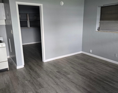 2850 Sw 1st Street - Photo Thumbnail 4