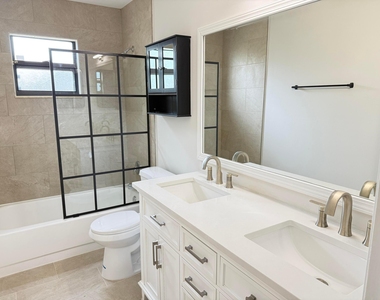 1065 Mulberry Place - Photo Thumbnail 15