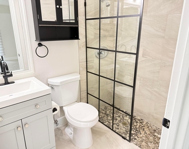 1065 Mulberry Place - Photo Thumbnail 11