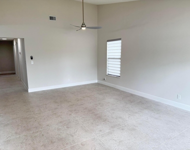 1065 Mulberry Place - Photo Thumbnail 3