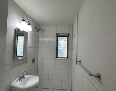 1300 E Broward Boulevard - Photo Thumbnail 3