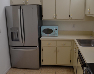 5130 Las Verdes Circle - Photo Thumbnail 6