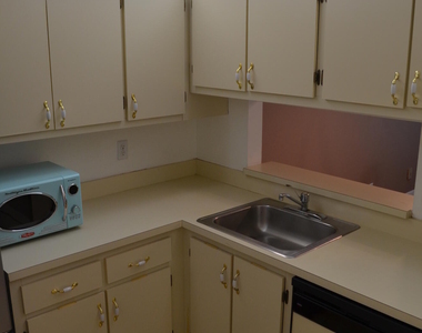 5130 Las Verdes Circle - Photo Thumbnail 7