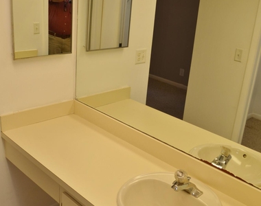 5130 Las Verdes Circle - Photo Thumbnail 12