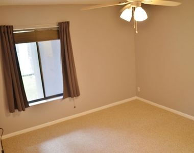 5130 Las Verdes Circle - Photo Thumbnail 3