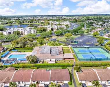 5130 Las Verdes Circle - Photo Thumbnail 24