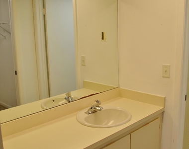 5130 Las Verdes Circle - Photo Thumbnail 11
