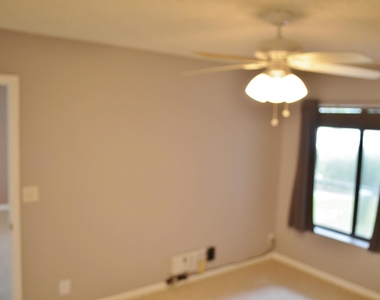 5130 Las Verdes Circle - Photo Thumbnail 5