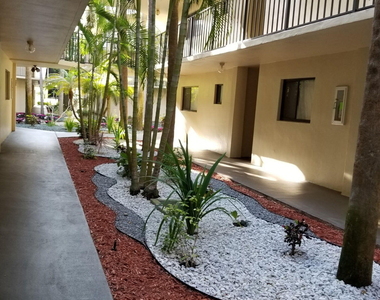 5130 Las Verdes Circle - Photo Thumbnail 21