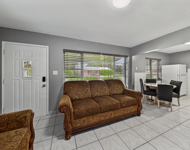 2312 Ne 4th Street - Photo Thumbnail 5