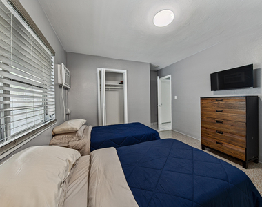 2312 Ne 4th Street - Photo Thumbnail 21