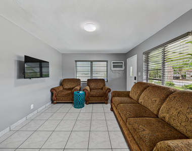 2312 Ne 4th Street - Photo Thumbnail 4