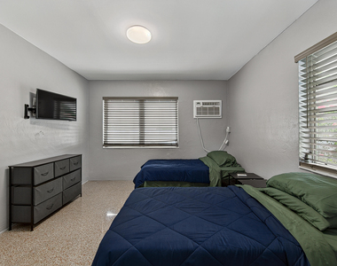 2312 Ne 4th Street - Photo Thumbnail 13