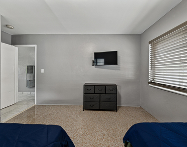 2312 Ne 4th Street - Photo Thumbnail 16