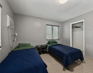 2312 Ne 4th Street - Photo Thumbnail 15