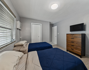 2312 Ne 4th Street - Photo Thumbnail 20
