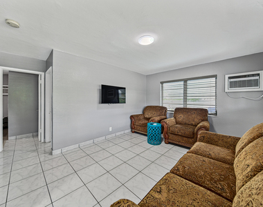 2312 Ne 4th Street - Photo Thumbnail 6