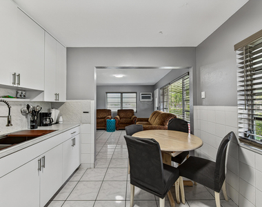 2312 Ne 4th Street - Photo Thumbnail 11