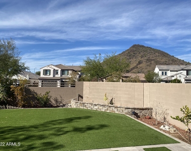 25218 N 54th Drive - Photo Thumbnail 16