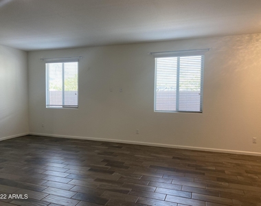 25218 N 54th Drive - Photo Thumbnail 2