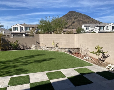 25218 N 54th Drive - Photo Thumbnail 15