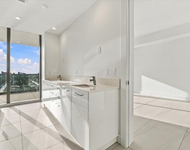 153 N Seabreeze Boulevard - Photo Thumbnail 66