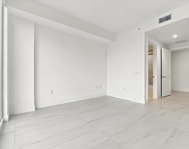 153 N Seabreeze Boulevard - Photo Thumbnail 80