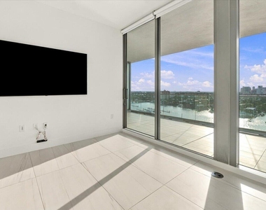 153 N Seabreeze Boulevard - Photo Thumbnail 70