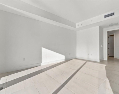 153 N Seabreeze Boulevard - Photo Thumbnail 71
