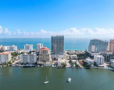 153 N Seabreeze Boulevard - Photo Thumbnail 2