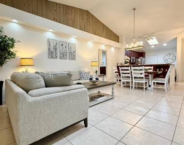 10938 Roebelini Palm Court - Photo Thumbnail 29