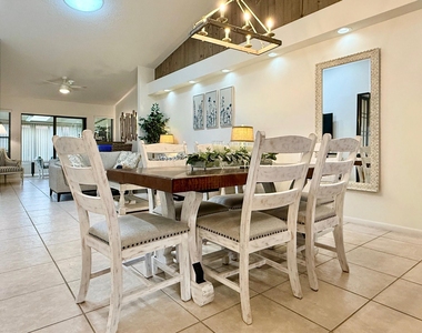 10938 Roebelini Palm Court - Photo Thumbnail 11