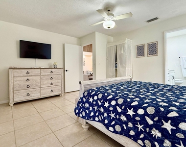 10938 Roebelini Palm Court - Photo Thumbnail 23