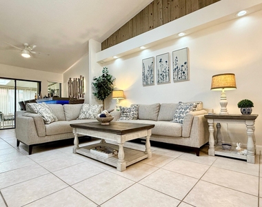 10938 Roebelini Palm Court - Photo Thumbnail 12
