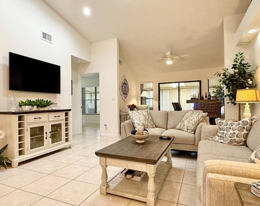 10938 Roebelini Palm Court - Photo Thumbnail 13