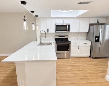 1505 Palm Beach Trace Drive - Photo Thumbnail 5