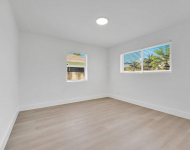 131 Se 4th Avenue - Photo Thumbnail 7