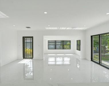 3234 Taft Street - Photo Thumbnail 37