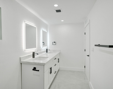 3234 Taft Street - Photo Thumbnail 23