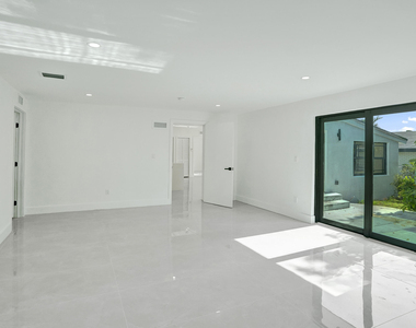3234 Taft Street - Photo Thumbnail 38