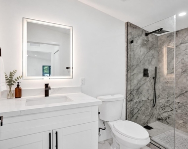 3234 Taft Street - Photo Thumbnail 8