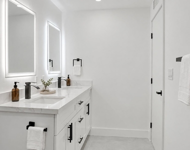3234 Taft Street - Photo Thumbnail 7