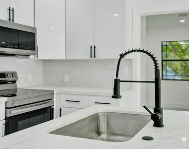 3234 Taft Street - Photo Thumbnail 16