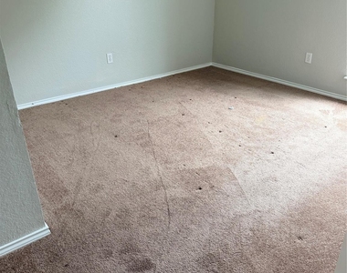 437 Kimmel Drive - Photo Thumbnail 8